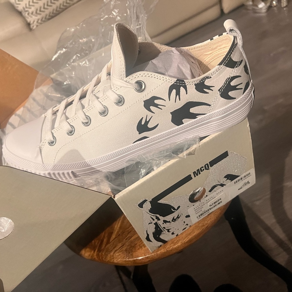 COPY - 🔥 (NWT) Alexander McQueen🔥